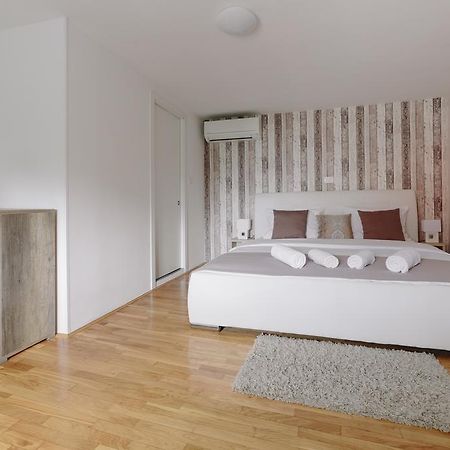 Piranika Hotell Exteriör bild